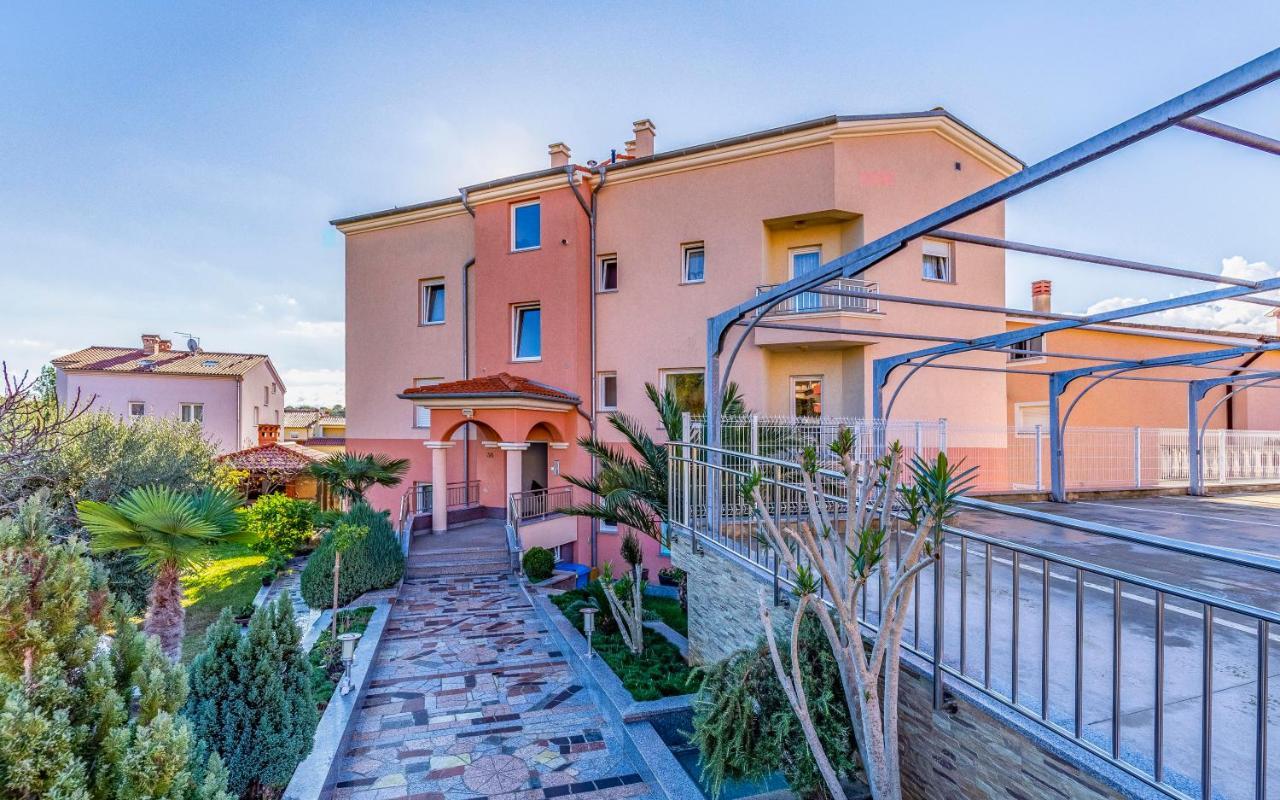 PUY Istriensonne - Apartments Veruda Mit Grillterrasse מראה חיצוני תמונה
