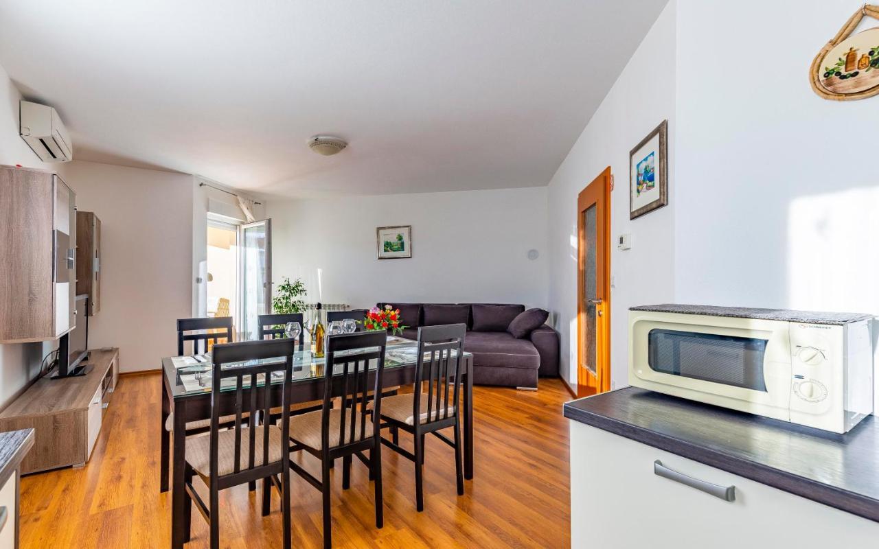 PUY Istriensonne - Apartments Veruda Mit Grillterrasse מראה חיצוני תמונה