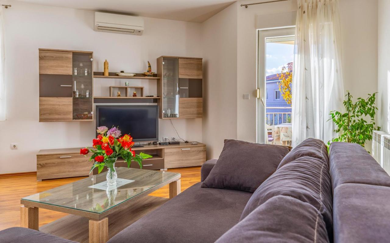 PUY Istriensonne - Apartments Veruda Mit Grillterrasse מראה חיצוני תמונה