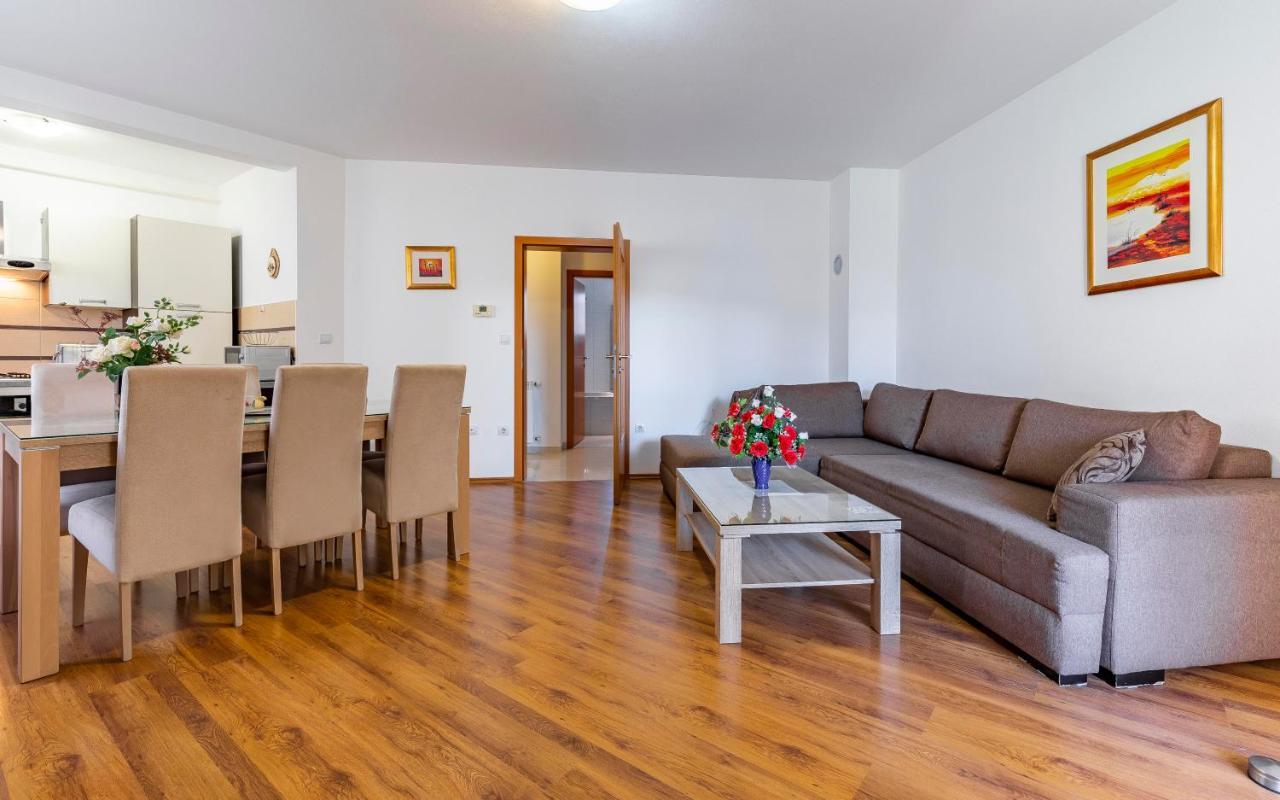 PUY Istriensonne - Apartments Veruda Mit Grillterrasse מראה חיצוני תמונה