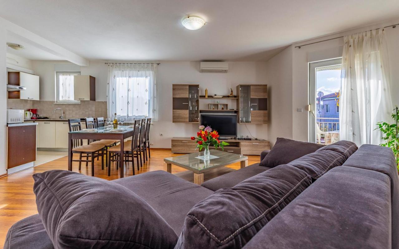 PUY Istriensonne - Apartments Veruda Mit Grillterrasse מראה חיצוני תמונה